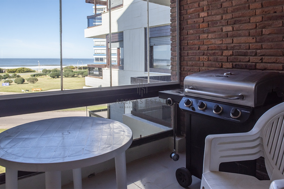 Apartamento ID.4014 - Apartamento en Venta de 2 dormitorios en Edificio Panorama , Punta del este 