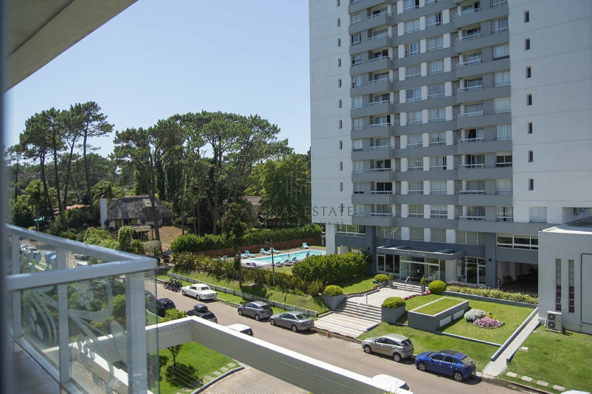 Apartamento ID.1857 - Departamento en venta de 2 dormitorios, proximo al Shopping. 