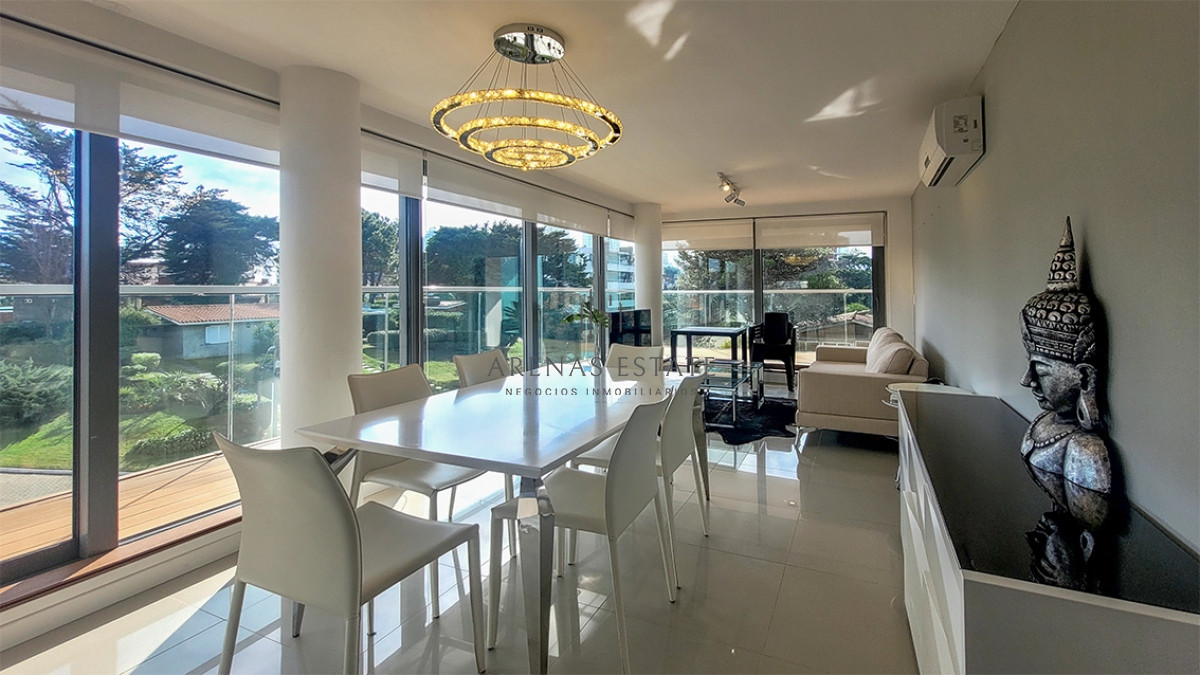 Apartamento ID.3565 - Apartamento de 2 dormitorios en venta en Punta del Este, Edif. Chronos