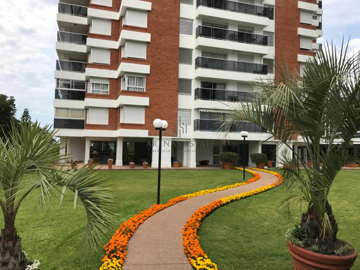 Apartamento ID.3153 - Apartamento de 2 Dormitorios en Brava - Punta del Este con excelentes amenities