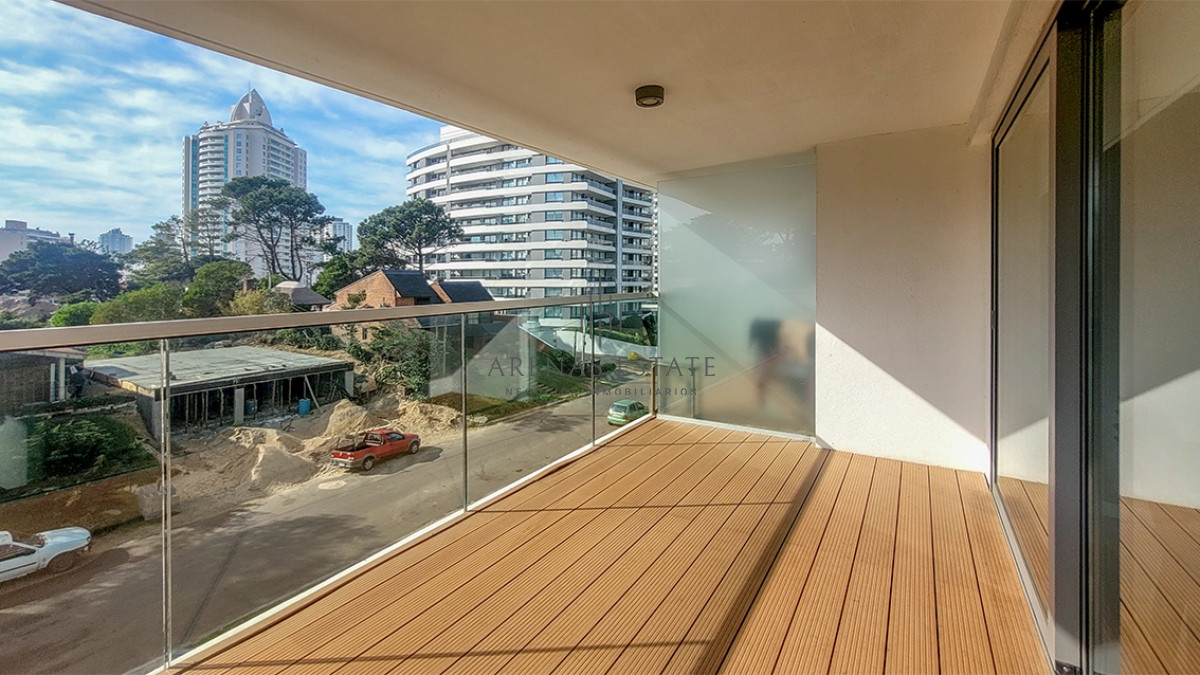 Apartamento ID.3565 - Apartamento de 2 dormitorios en venta en Punta del Este, Edif. Chronos