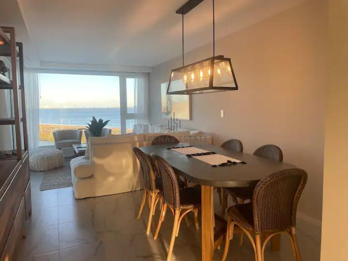 Apartamento ID.3359 - Vende apartamento con vista al mar de 3 suites, en Mansa- Punta del Este.