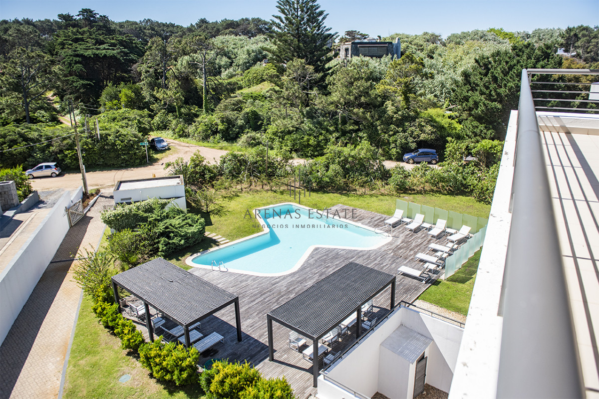 Apartamento ID.2052 - Penthouse frente al mar en venta en Blue Bird, 3 dormitorios en suite. Punta del este