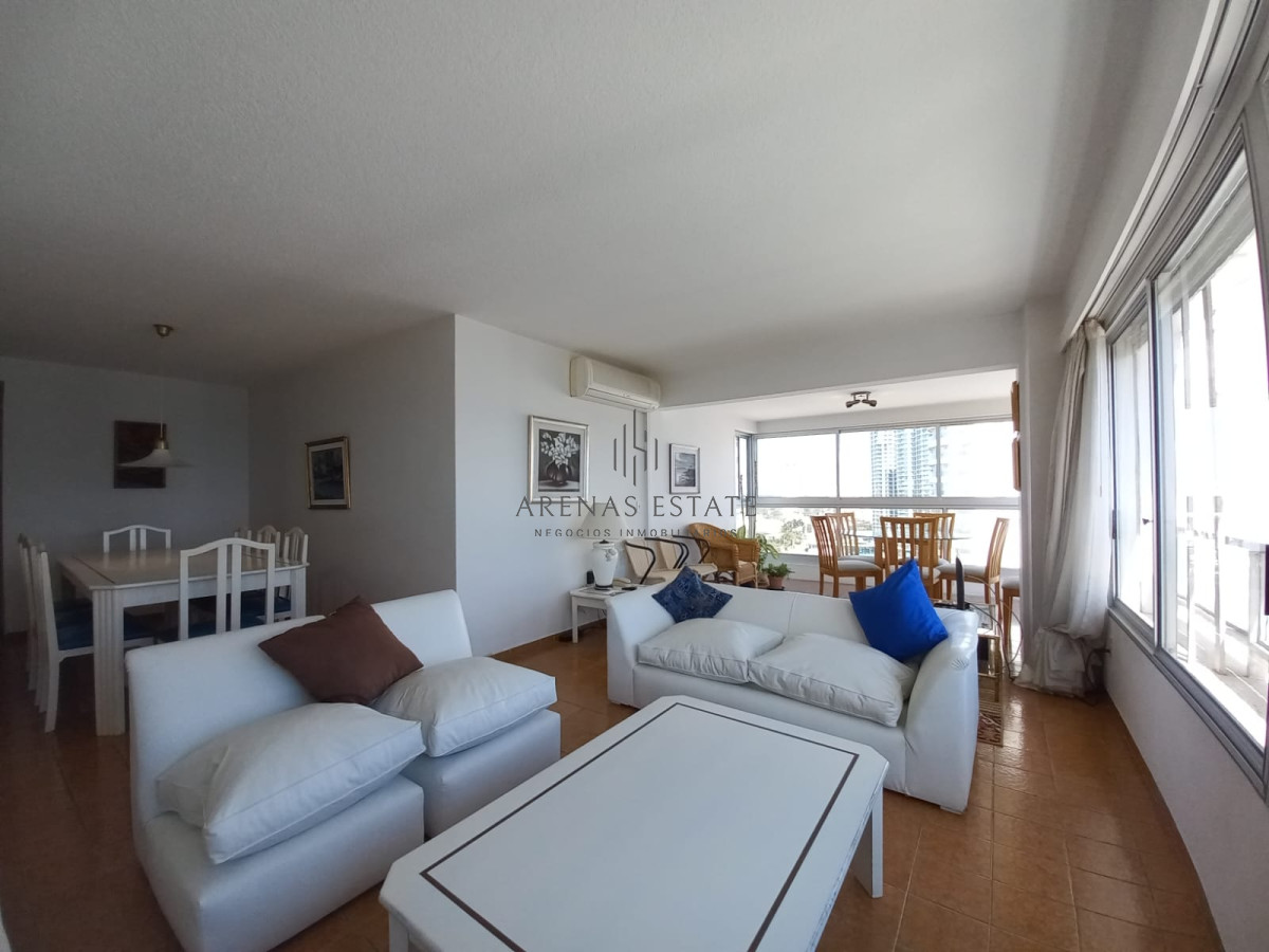 Apartamento ID.2535 - Complejo Lincoln center , Apartamento sobre playa mansa en venta