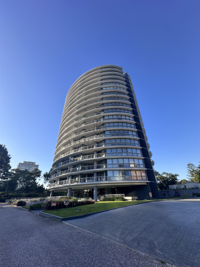 Apartamento ID.3589 - Vende apartamento de 1 dormitorio y medio en Tressesenta, Punta del Este