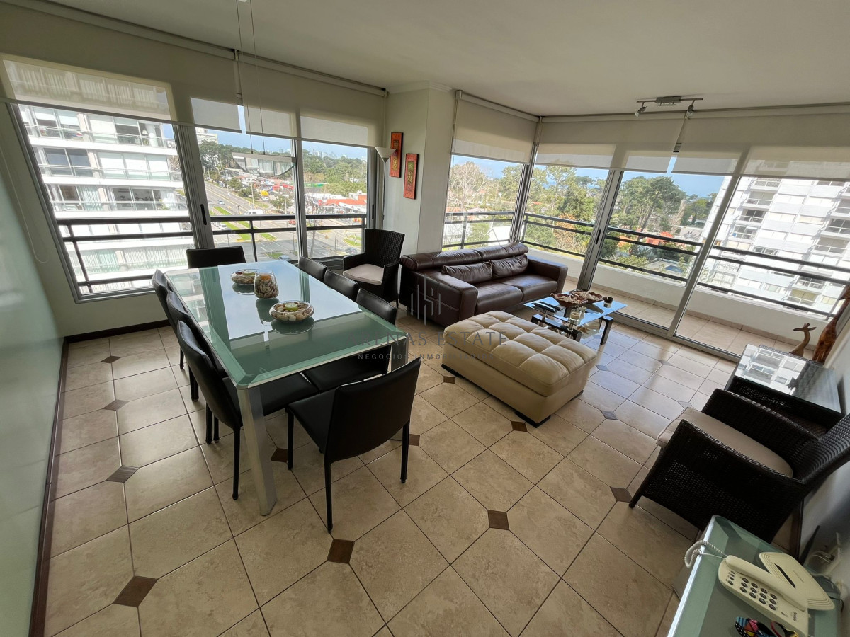 Apartamento ID.3361 - En venta apartamento de 3 dormitorios en Roosevelt, Punta del Este.