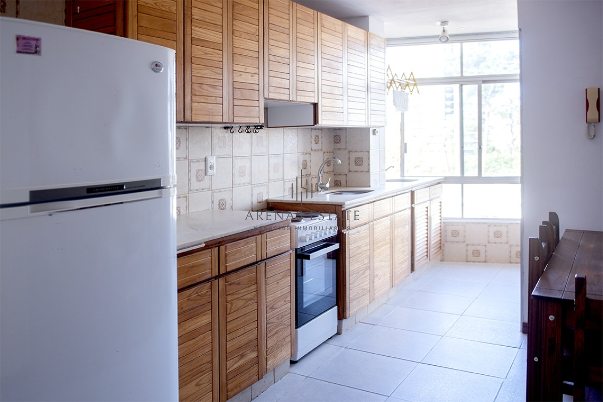 Apartamento ID.2885 - Apartamento en Venta de 2 dormitorios en Av. Roosevelt , Punta del este  
