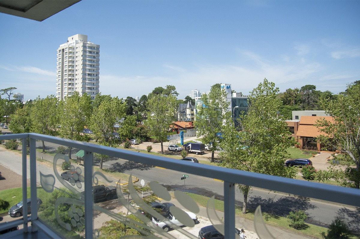 Apartamento ID.1857 - Departamento en venta de 2 dormitorios, proximo al Shopping. 