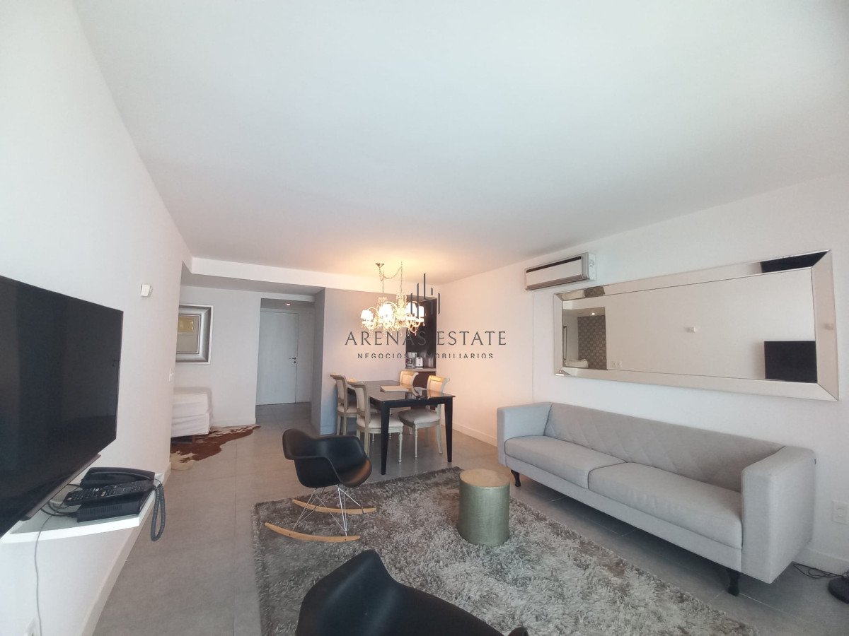 Apartamento ID.1386 - En torre con estilo unico, a pasos de Punta Shoping 1 dormitorio y medio en venta. Torre Yoo