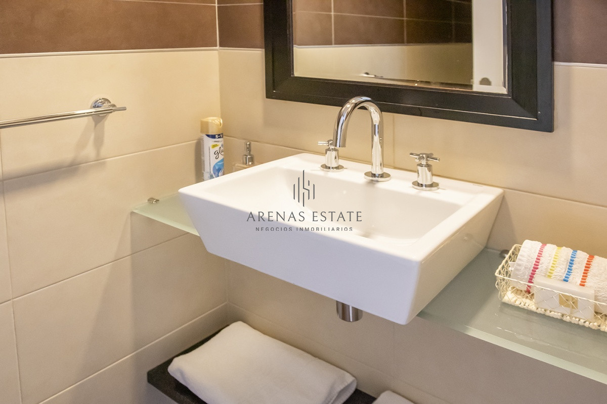Apartamento ID.3376 - Apartamento de 2 dormitorios en Torre Imperiale , Punta del este , Playa Brava 
