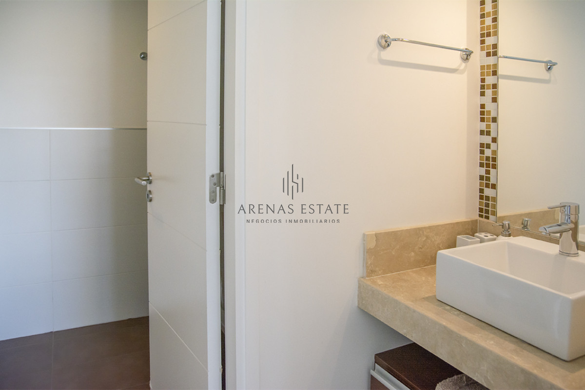 Apartamento ID.2528 - Excelente departamento en venta, 3 dormitroios. Punta del Este