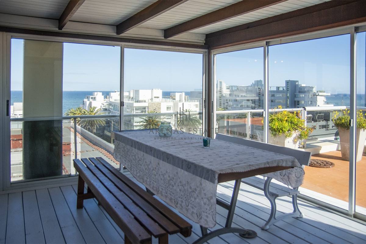 Apartamento ID.1895 - PORTO MARE , PUERTO , Penthouse duplex de 3 dormitorios en venta. Departamento con parrillero. 