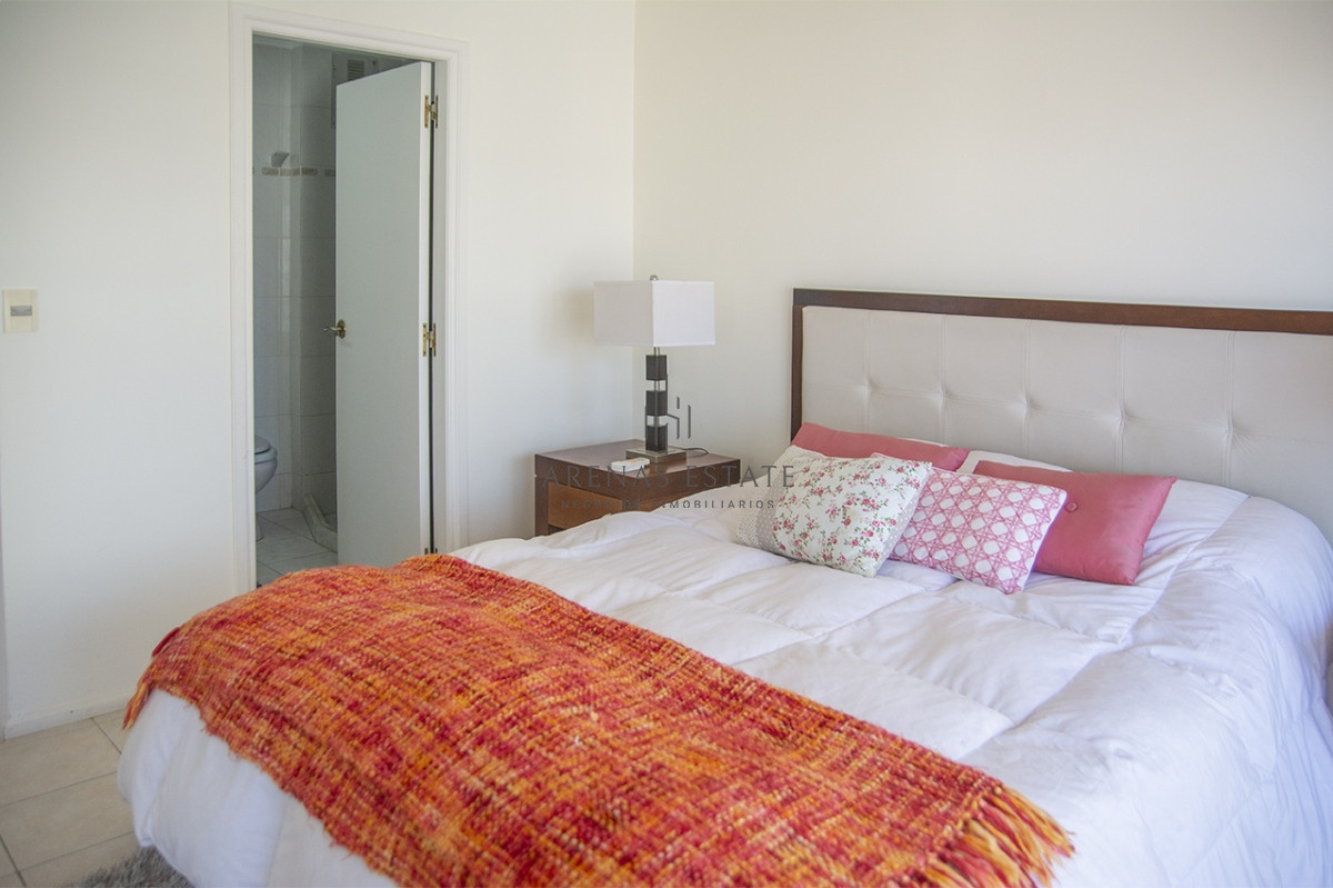 Apartamento ID.1895 - PORTO MARE , PUERTO , Penthouse duplex de 3 dormitorios en venta. Departamento con parrillero. 
