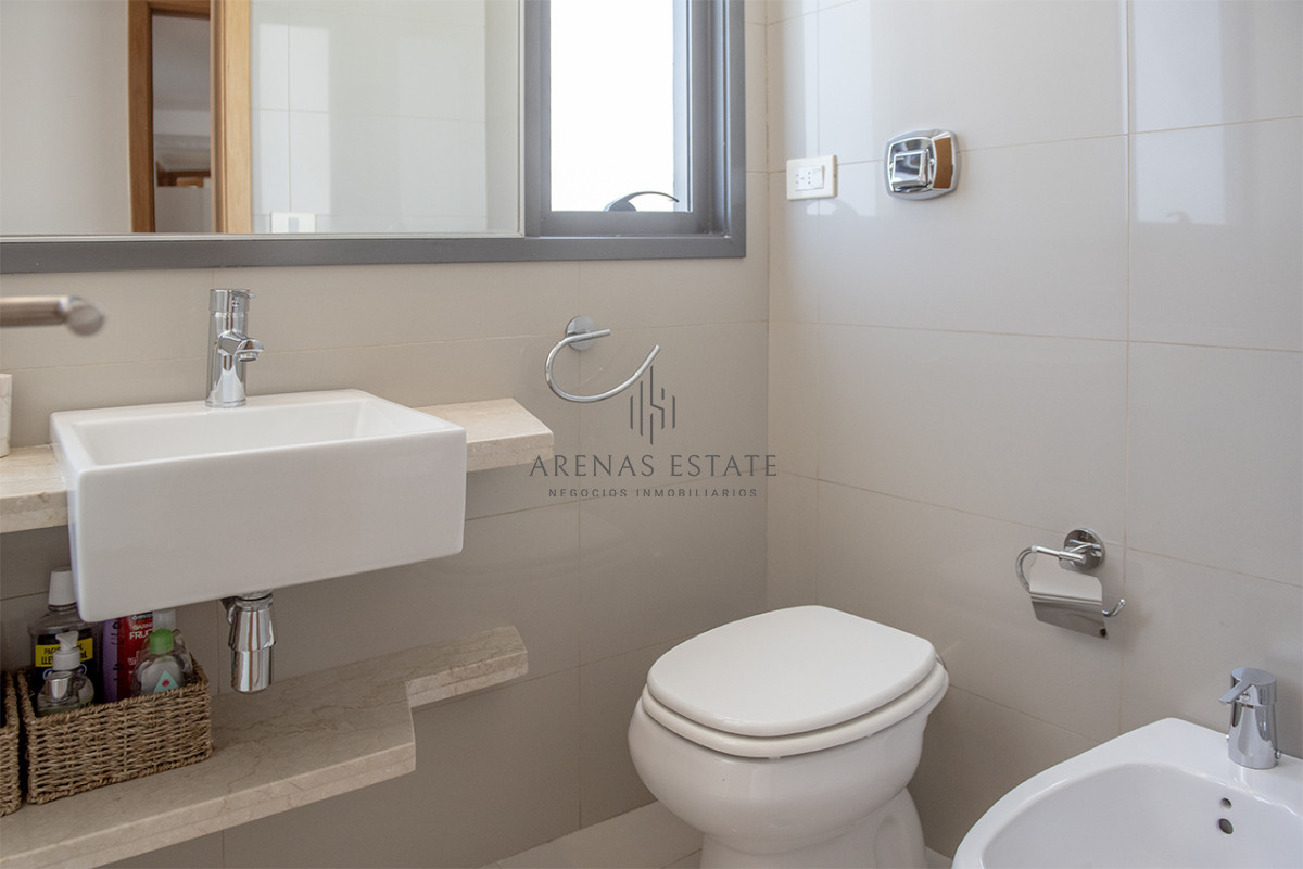 Apartamento ID.2052 - Penthouse frente al mar en venta en Blue Bird, 3 dormitorios en suite. Punta del este