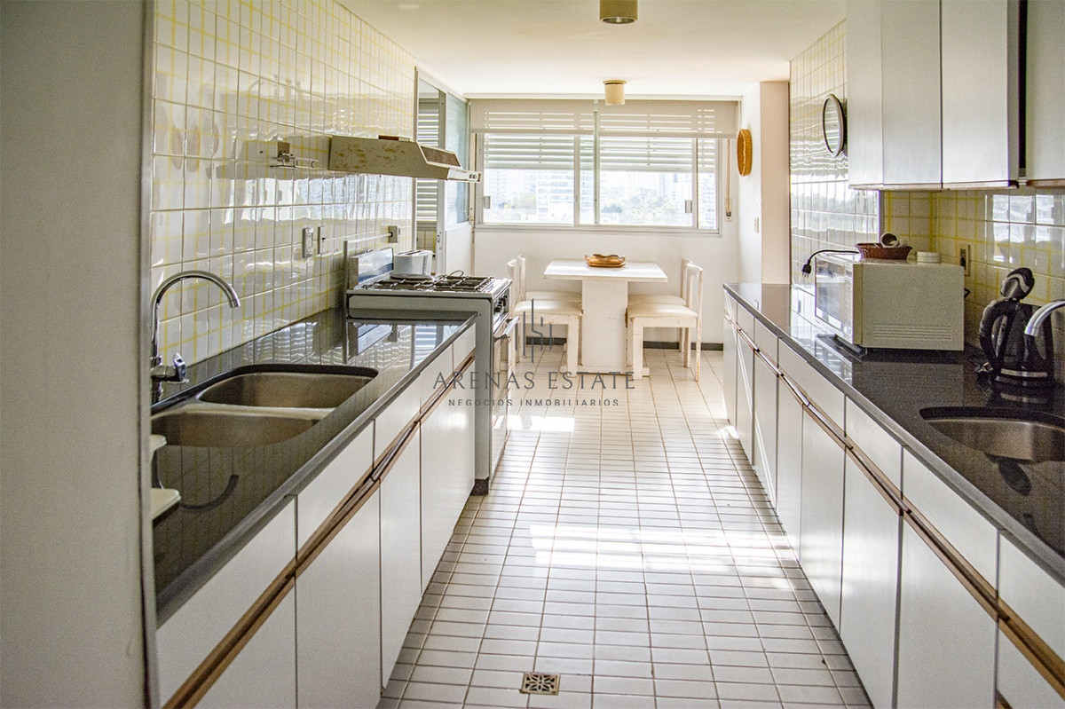 Apartamento ID.3920 - Hermoso Departamento en venta de 3 dormitorios. Torre Tiburon. Playa Brava.