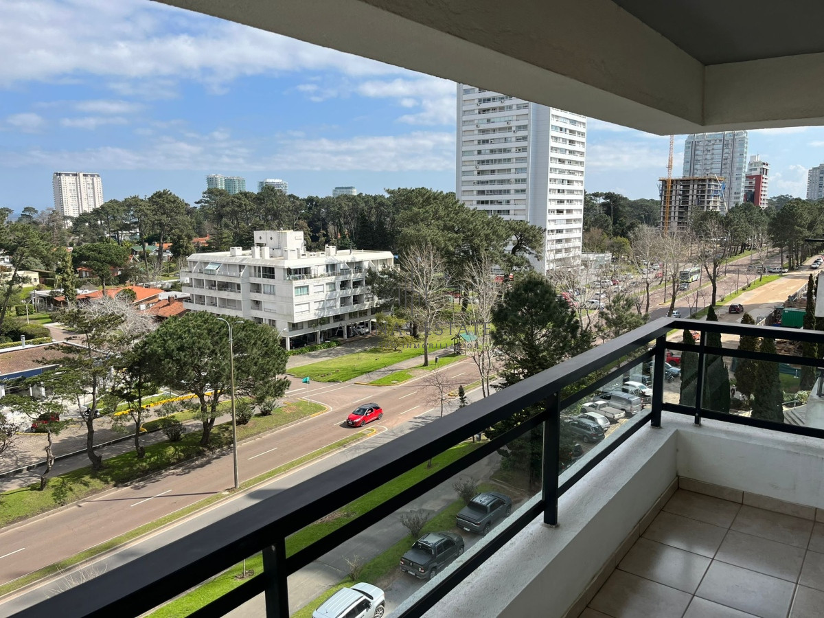 Apartamento ID.3361 - En venta apartamento de 3 dormitorios en Roosevelt, Punta del Este.