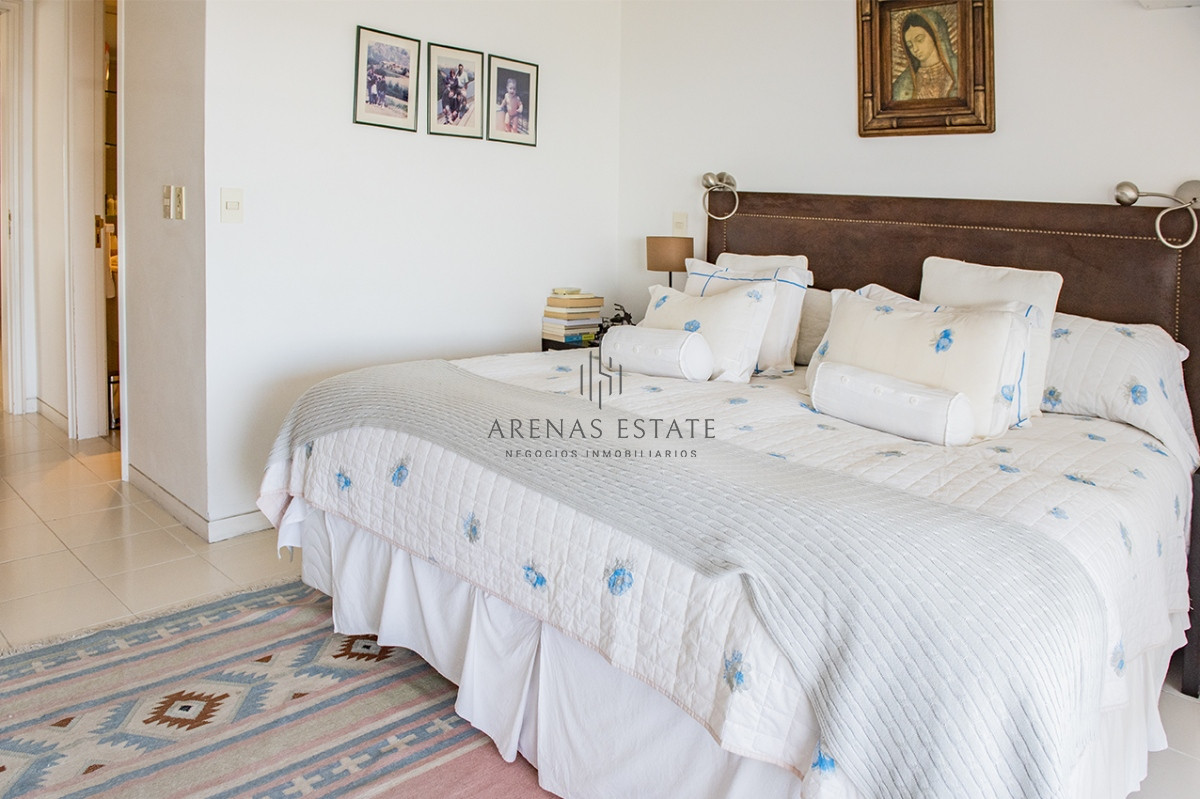 Apartamento ID.2987 - Espectcular departamento en venta frente al puerto 4 dormitorios