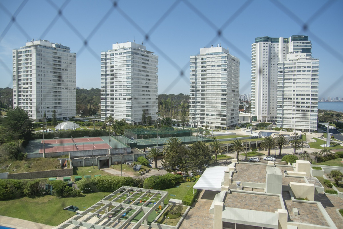 Apartamento ID.2541 - Apartamento en venta, Torre Fragata con hermosa vista al mar.