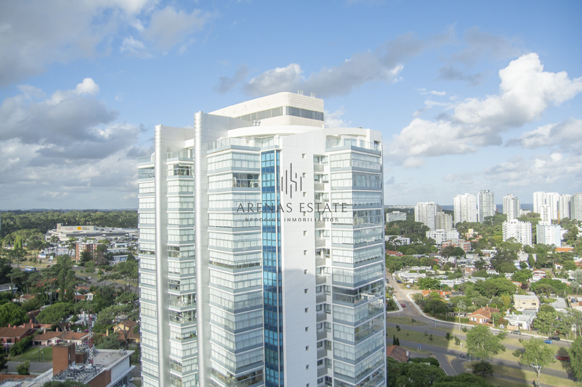 Apartamento ID.4195 - Vende apto de 2 dormitorios en Miami Boulevard ! Punta del este