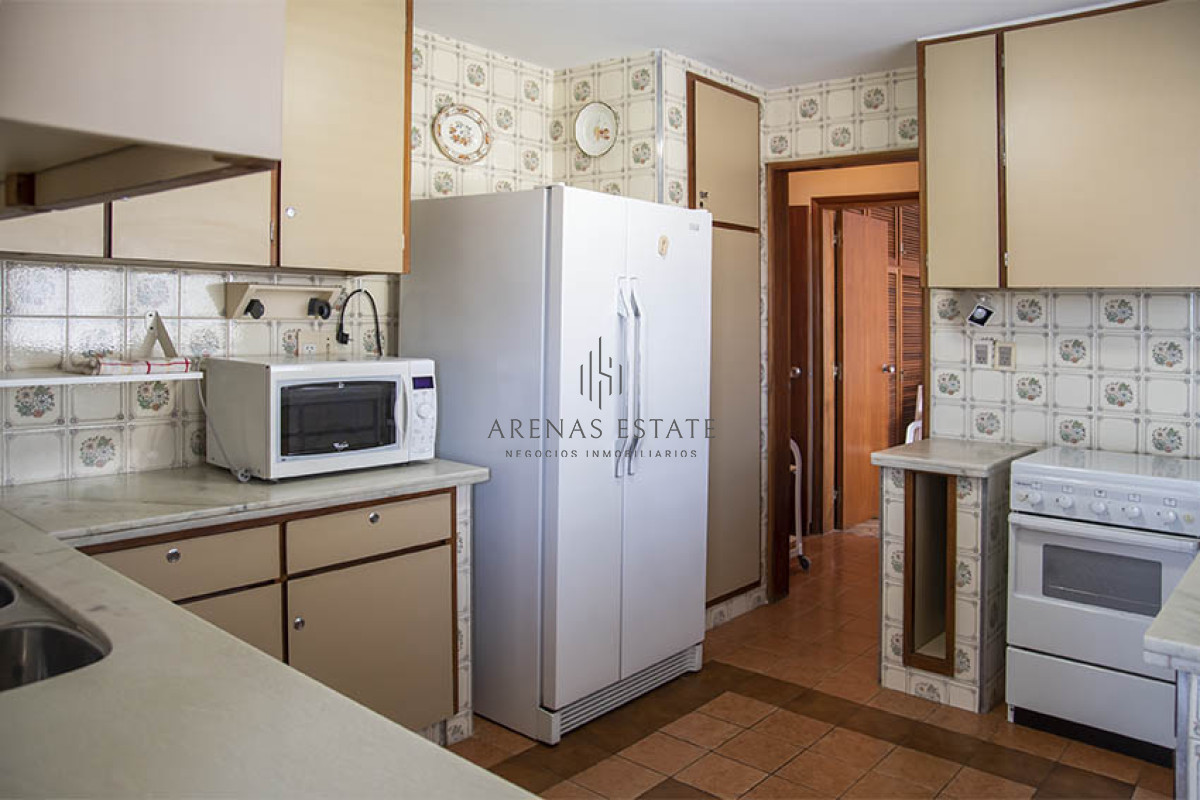 Apartamento ID.2066 - Departamento en primera línea de playa Mansa, con hermosa vista.