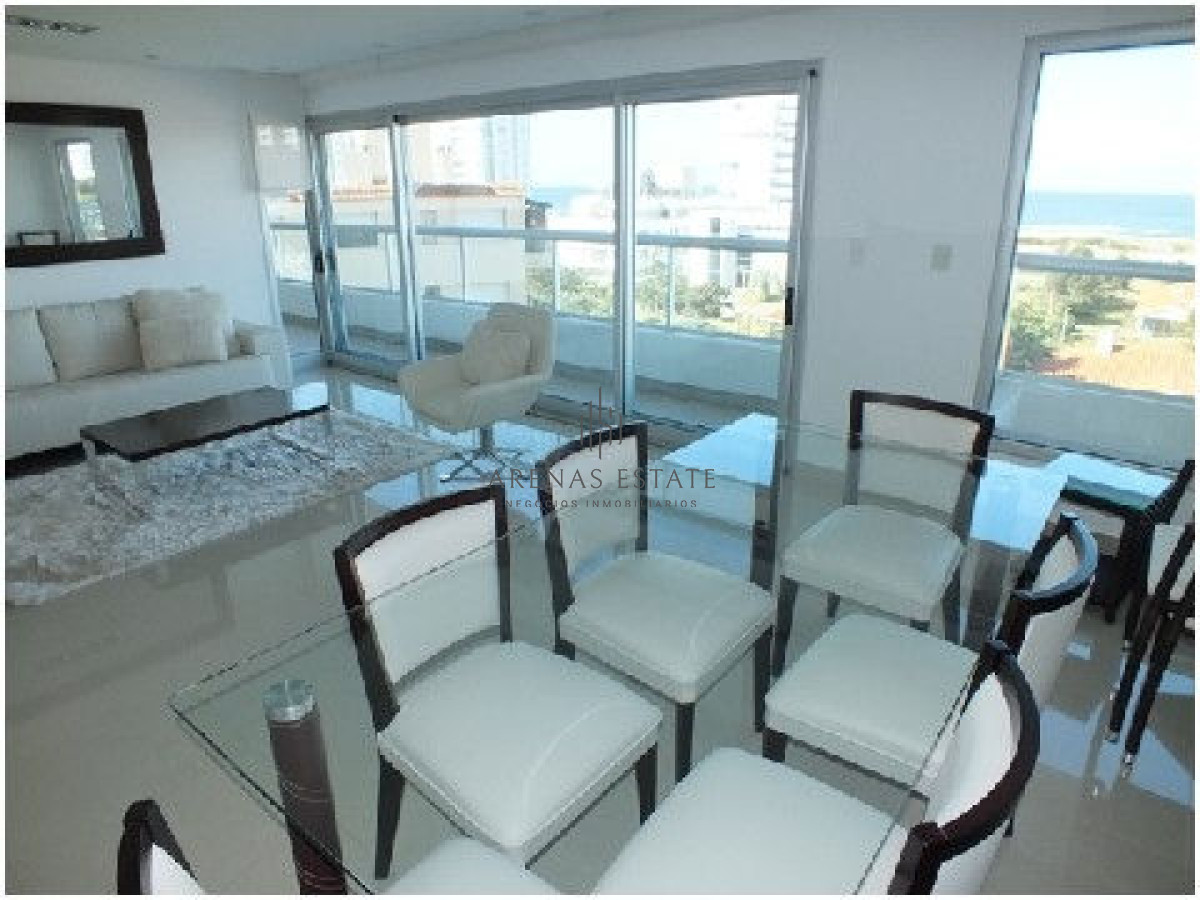 Apartamento ID.2049 - Venta Apartamento de 3 dormitorios en zona Brava, Punta del Este