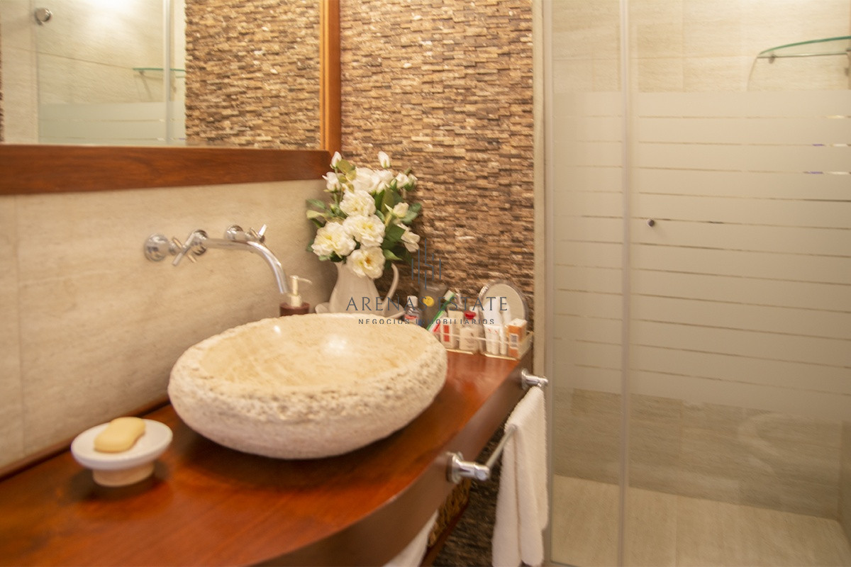 Apartamento ID.2211 - Hermoso departamento de 3 dormitorios a la venta, a pasos del mar