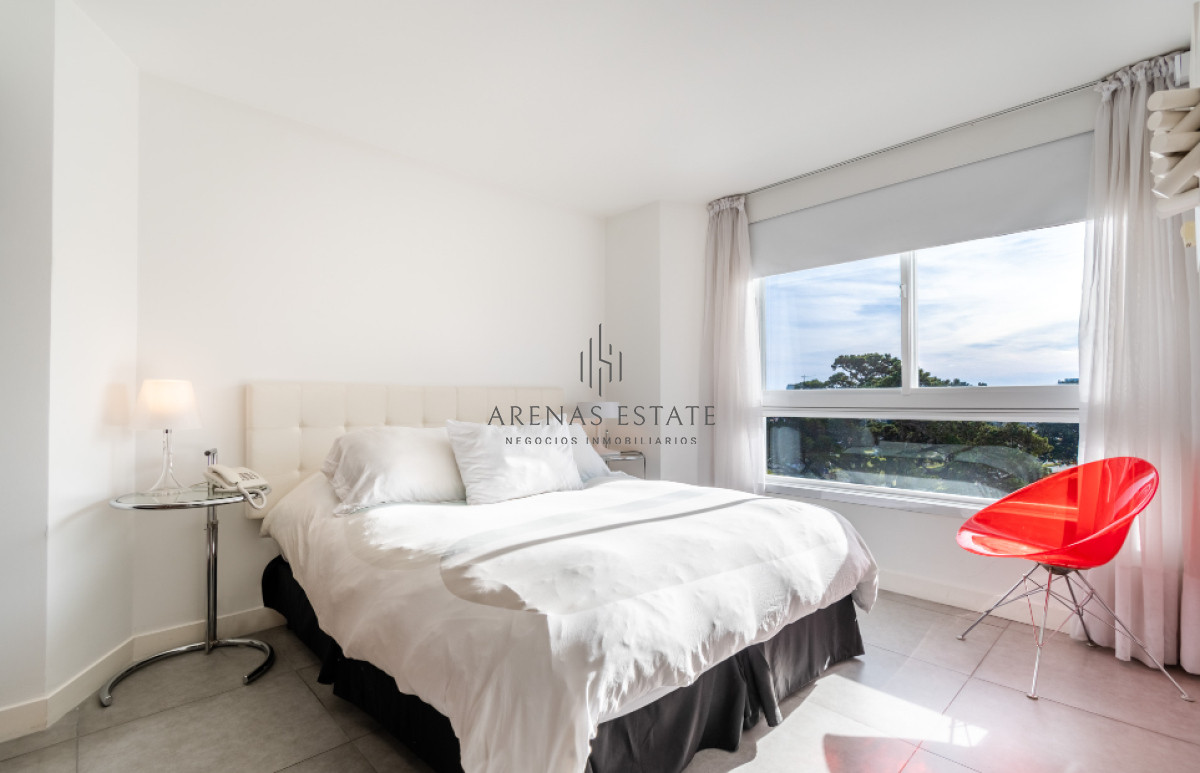 Apartamento ID.3282 - Vende apartamento con vista al mar de 2 dormitorios en Roosevelt, Punta del Este.