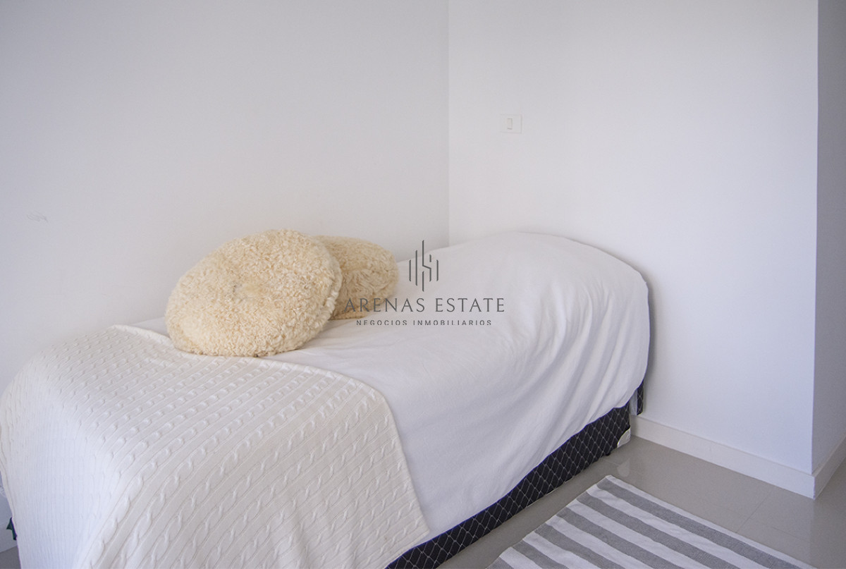 Apartamento ID.2058 - Se vende apartamento de 3 dormitorios en Edificio Horizonte, Playa Mansa, Punta del Este 