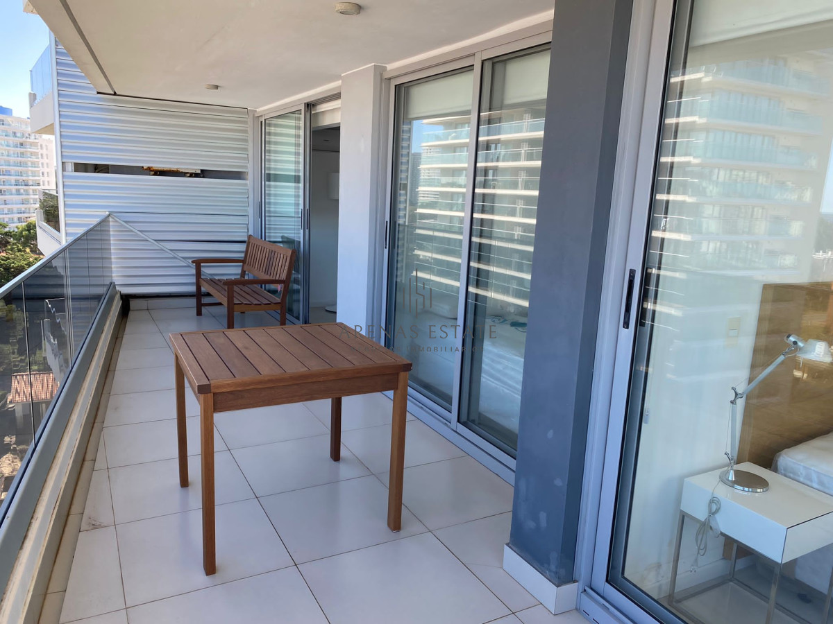 Apartamento ID.814 - Venta Apartamento de 2 dormitorios en Playa Brava a pocos metros del mar!