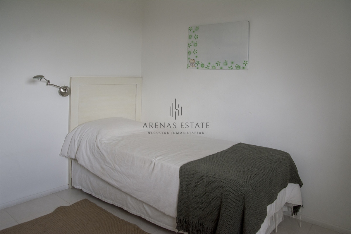 Apartamento ID.2653 - Vende apartamento de 3 dormitorios + dependencia , en brava , Punta del Este 