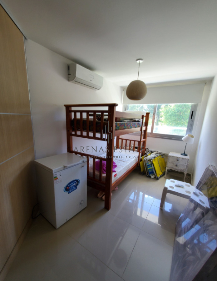 Apartamento ID.3360 - Vende apartamento de 3 dormitorios con vista a un agradable entorno, en Punta del Este.