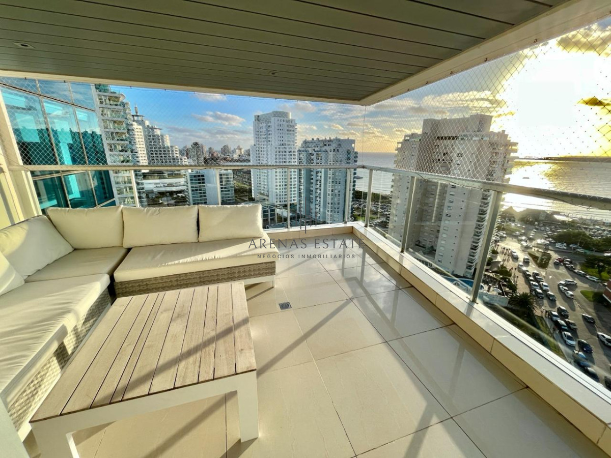 Apartamento ID.3473 - Apartamento  en Venta de 3 dormitorio en Playa Mansa , Torre Miami Boulevard