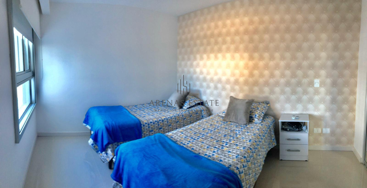 Apartamento ID.2060 - Apartamento de 3 dormitorios con parrillero en venta a pasos del mar. 
