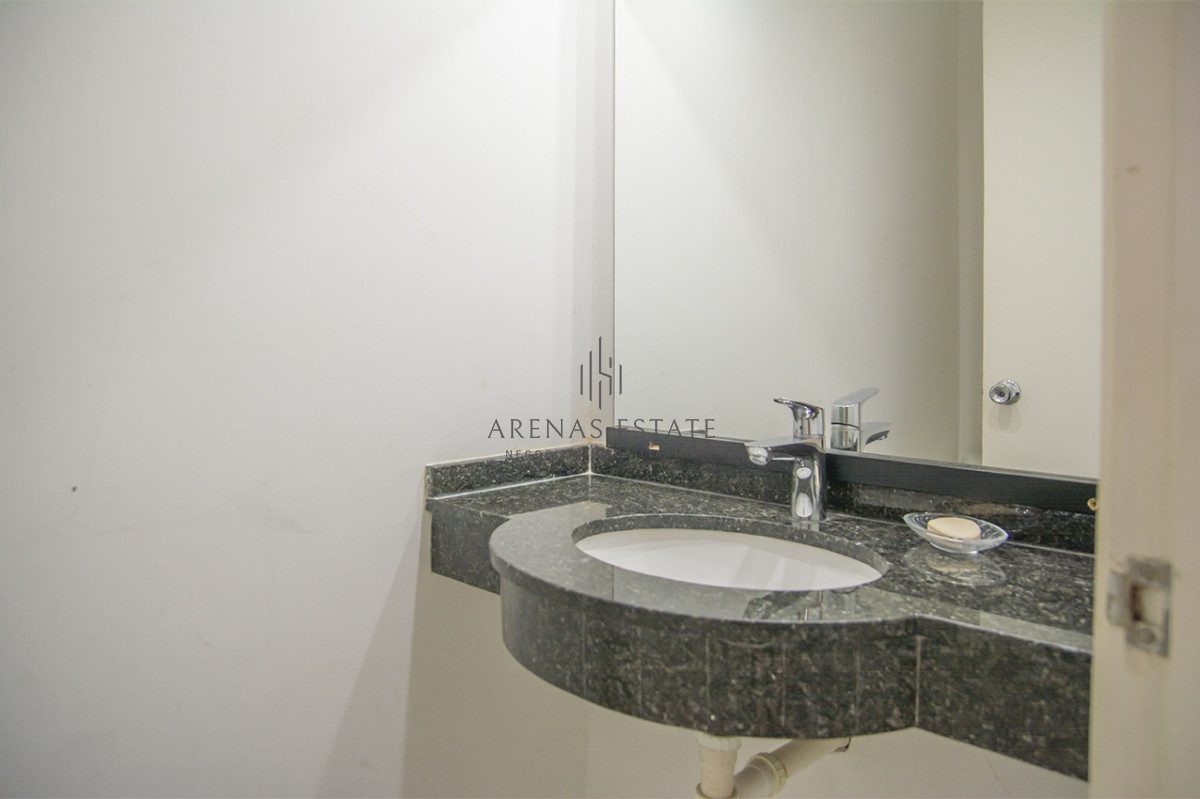 Apartamento ID.2044 - Apartamento en venta frente al mar, de 3 dormitorios en Punta del Este 