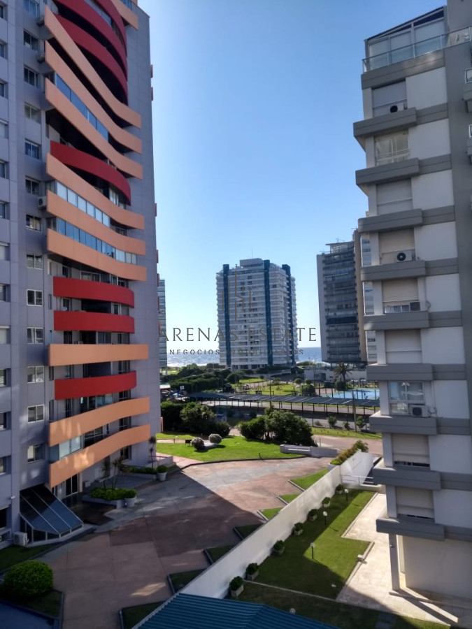 Apartamento ID.2735 - Apartamento en venta de dos dormitorios en Punta del Este