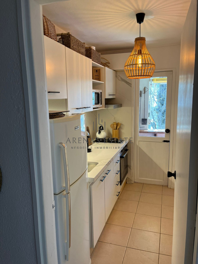 Apartamento ID.3382 - Vende apartamento de 1 dormitorio con parrillero, Punta del Este