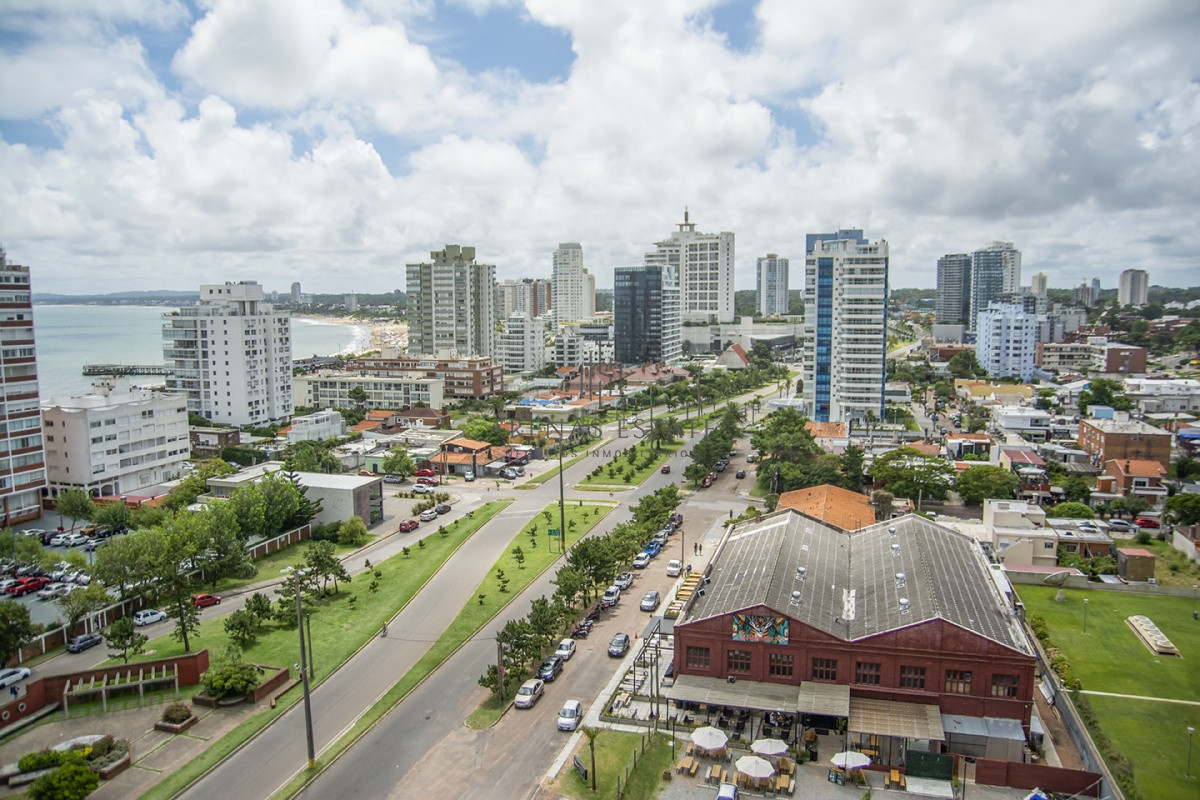 Apartamento ID.3379 - Departamento de 2 dormitorios a pasos del Mar , Punta del este 