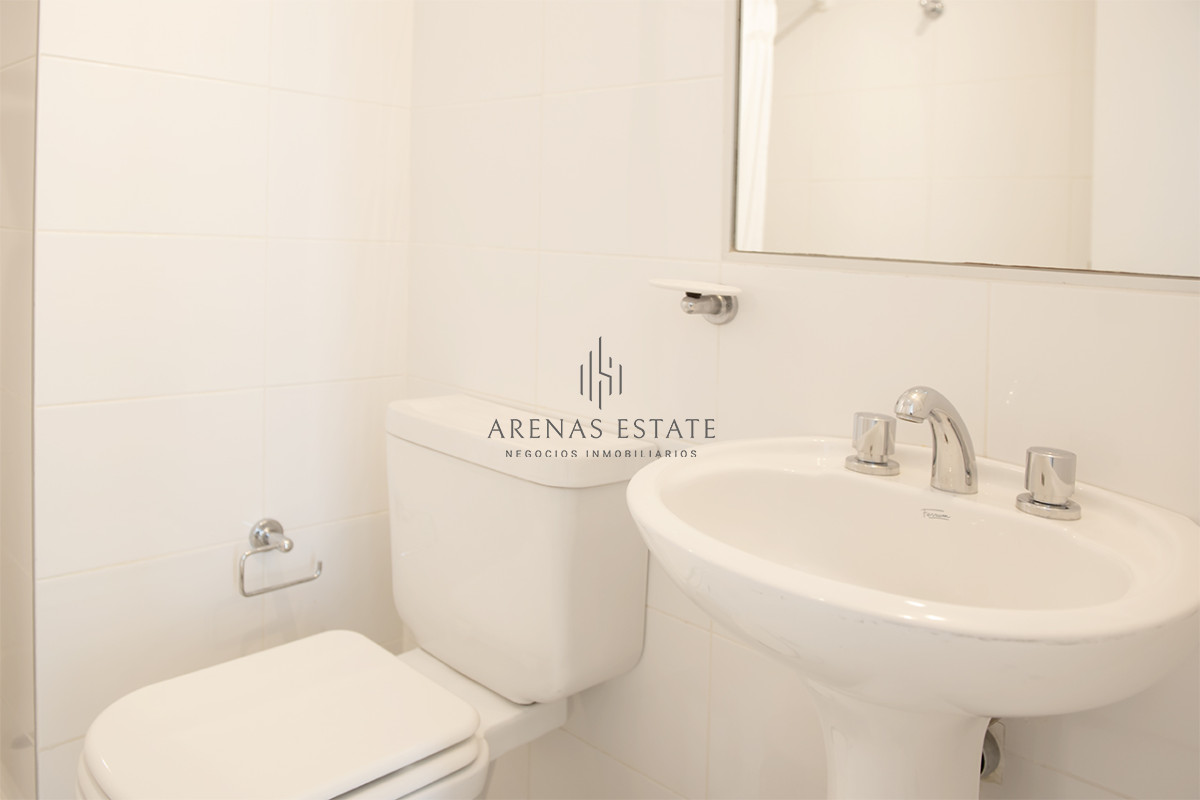 Apartamento ID.3467 - Espectacular departamento frente al mar en venta, 2 dorm + dep en venta
