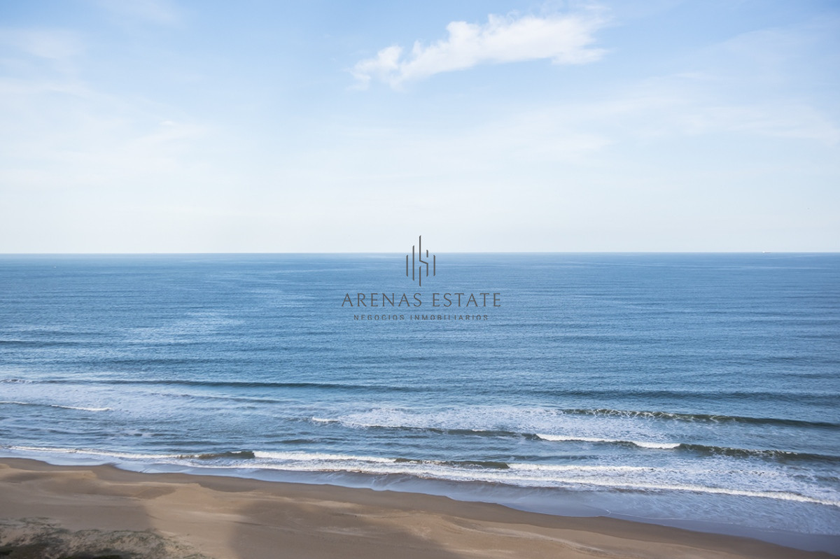 Apartamento ID.3467 - Espectacular departamento frente al mar en venta, 2 dorm + dep en venta