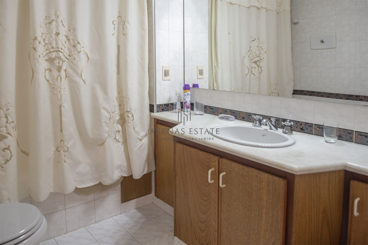 Apartamento ID.3794 - Vende departamento de 3 dormitorios en Ocean Tower, Punta del Este 