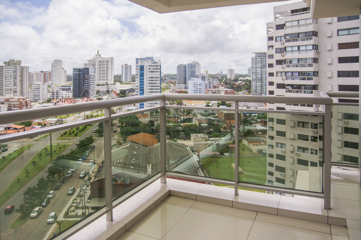 Apartamento ID.3379 - Departamento de 2 dormitorios a pasos del Mar , Punta del este 