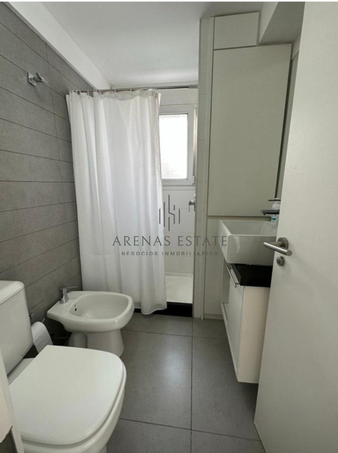 Apartamento ID.3457 - Vende apartamento de 2 dormitorios en Punta del Este