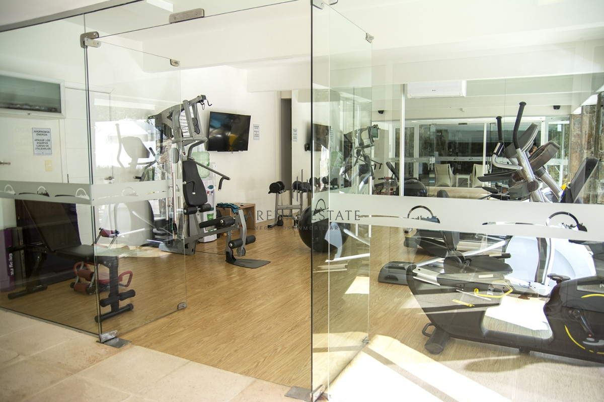 Apartamento ID.2542 - Espectacular departamento duplex a pasos del mar . 3 dormitorios en venta