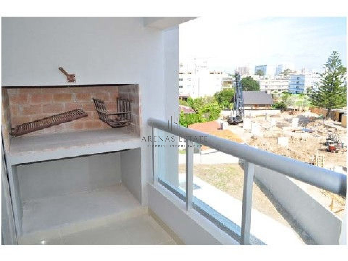 Apartamento ID.2049 - Venta Apartamento de 3 dormitorios en zona Brava, Punta del Este