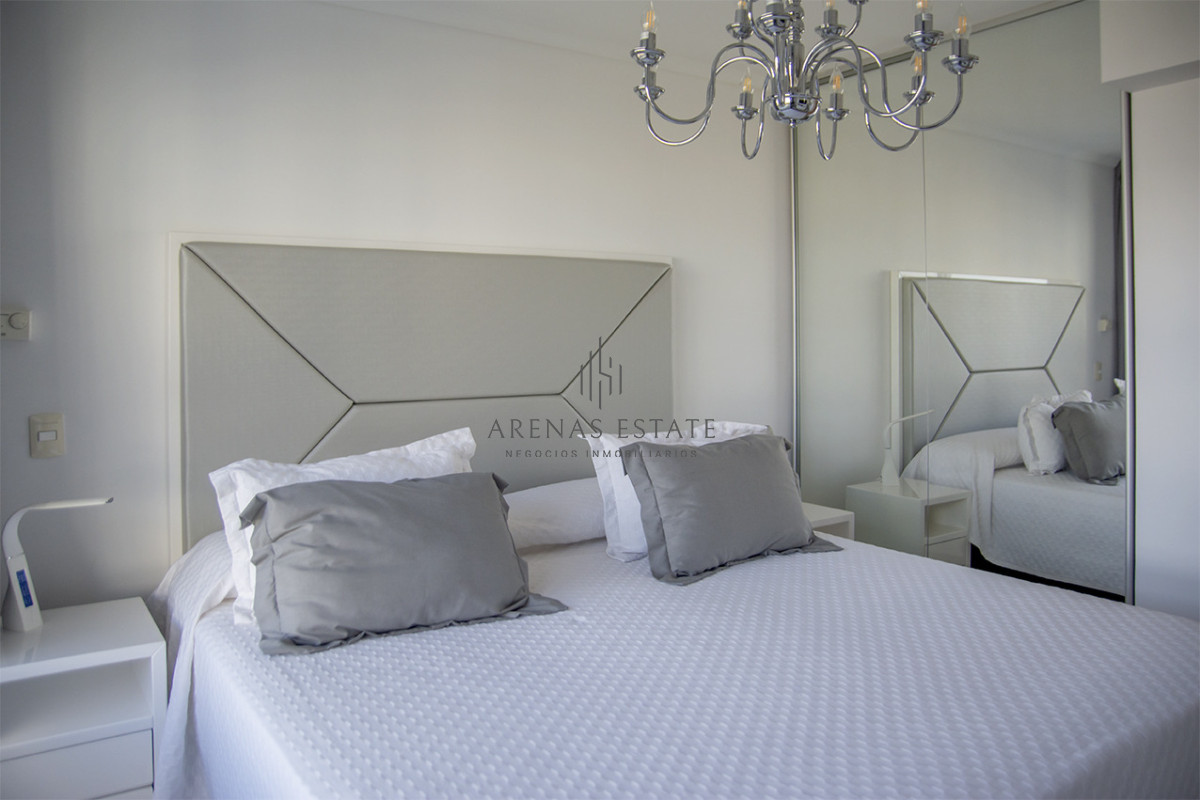 Apartamento ID.4195 - Vende apto de 2 dormitorios en Miami Boulevard ! Punta del este