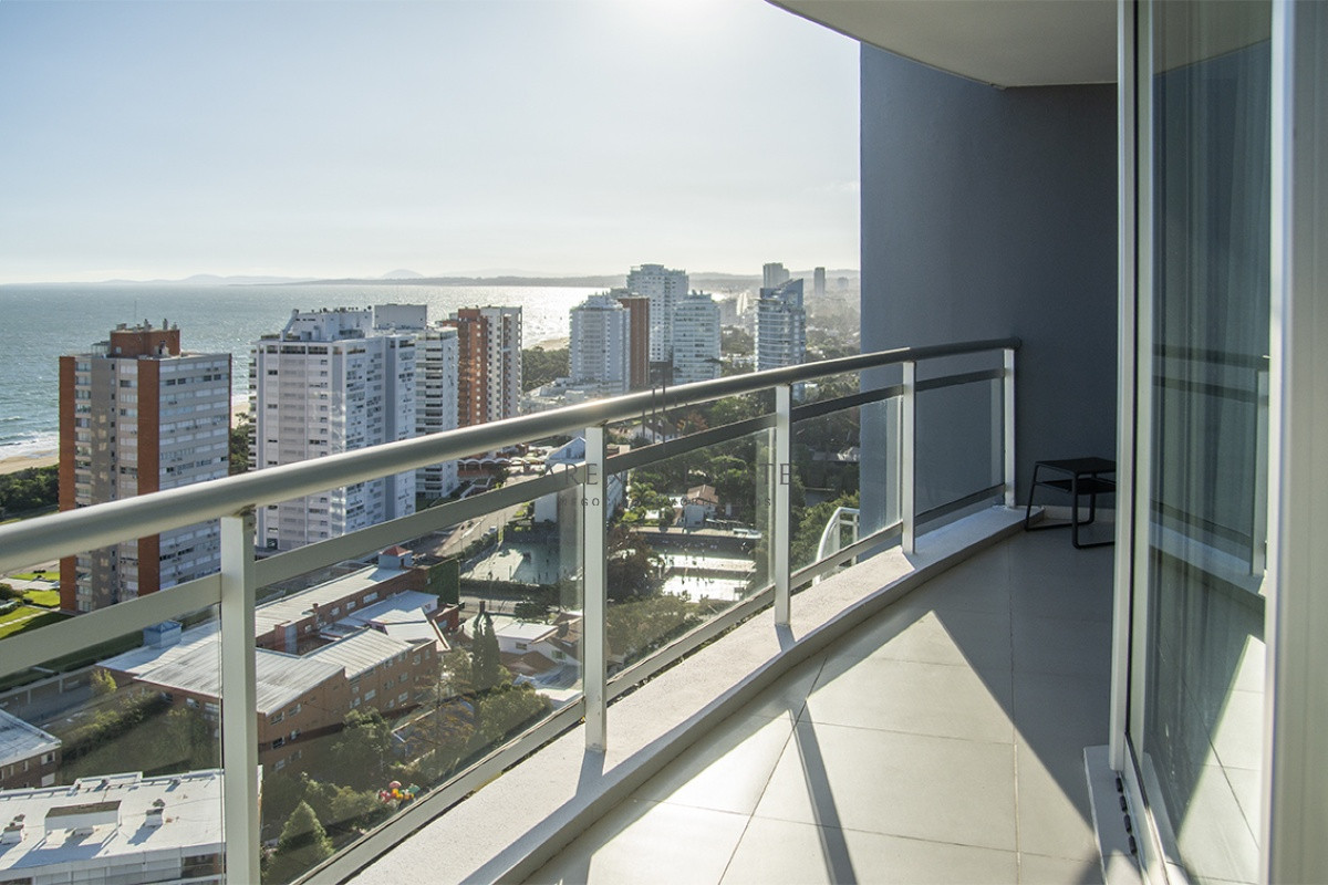 Apartamento ID.2146 - Oportunidad en playa mansa, finamente decorado. Sunrise Tower
