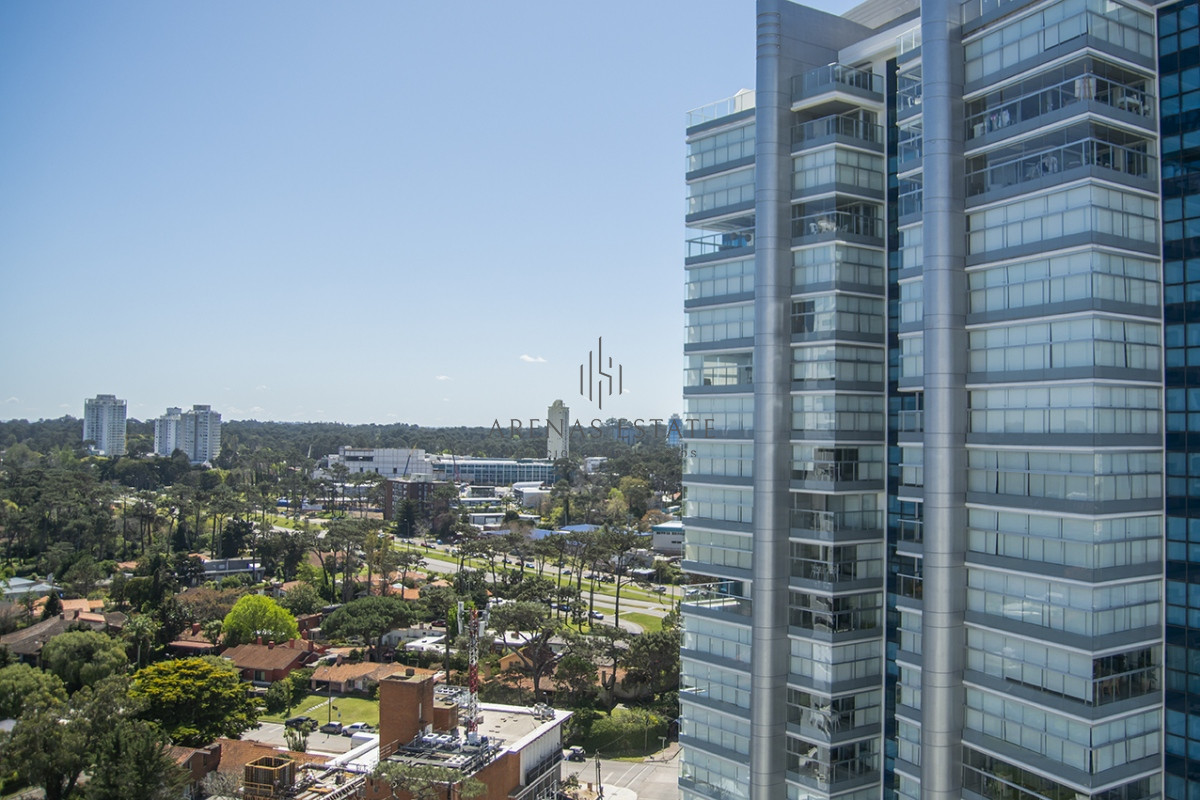 Apartamento ID.2408 - MIAMI BOULEVARD, PUNTA DEL ESTE, PLAYA MANSA, DOS DORMITORIOS , PRIMERAS PARADAS 