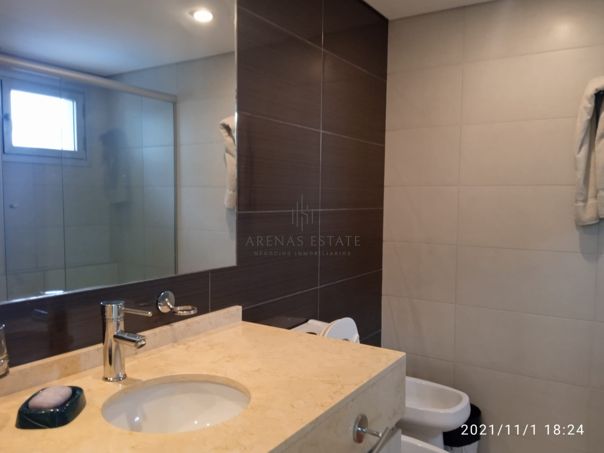 Apartamento ID.3156 - Departamento de 2 dormitorios en venta en Torre Wind. Punta del este