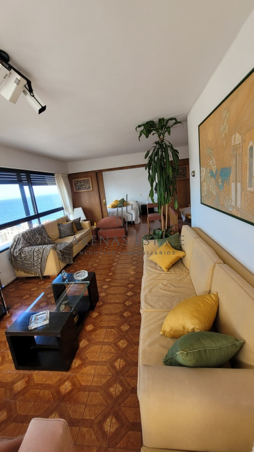 Apartamento ID.3805 - Alquiler de departamento en Peninstula, de 3 dormitorios mas dep de servicio, en Punta del Este