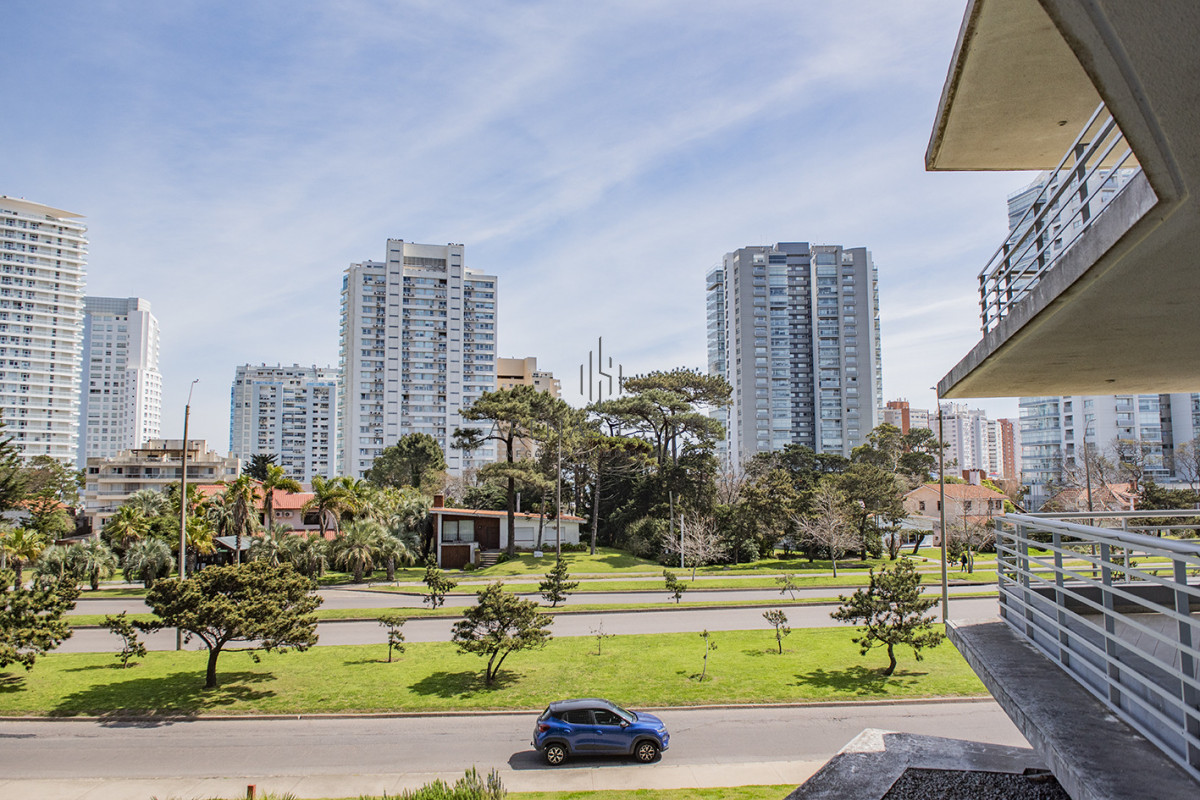 Apartamento ID.4040 - Vende apartamento en Alexander Boulevard de 2 dormitorios.